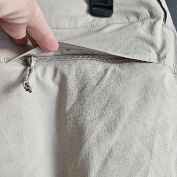 Ultimate Terrain Womens Size 12 Flat Front Hiking Convertible Zip Off Pants. NWT - Picture 9 of 14